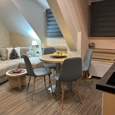Tri-m Konaci Apartment *